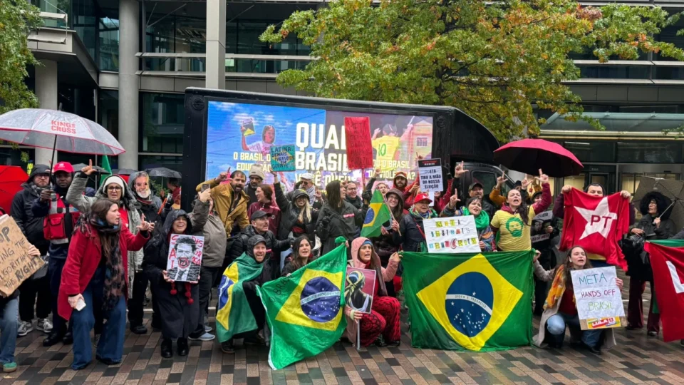 Leia mais sobre o artigo Funcionários da Meta denunciam favorecimento à família Bolsonaro na eleição brasileira